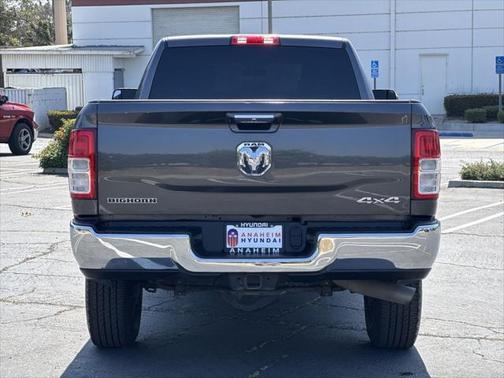 2019 RAM 2500 Big Horn Crew Cab 4x4 8' Box