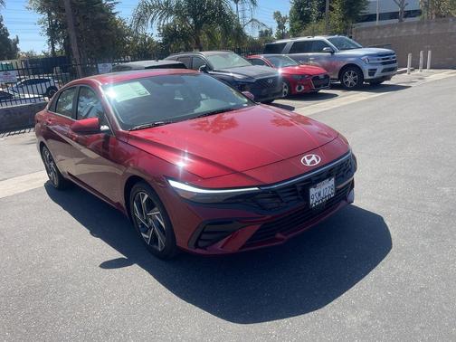 2025 Hyundai ELANTRA SEL