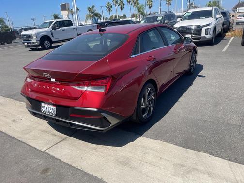 2025 Hyundai ELANTRA SEL