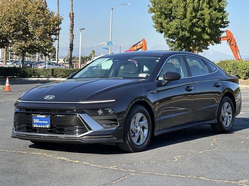 2025 Hyundai SONATA SE