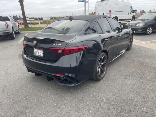 2018 Alfa Romeo Giulia Quadrifoglio
