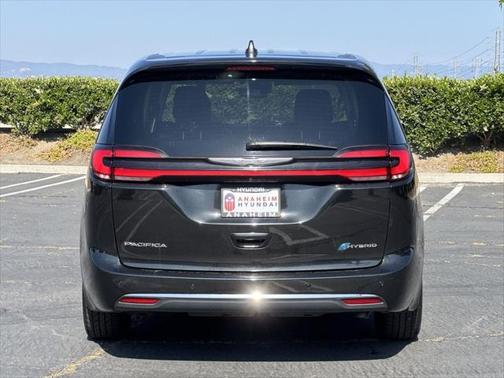 2022 Chrysler Pacifica Hybrid Limited