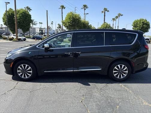 2022 Chrysler Pacifica Hybrid Limited