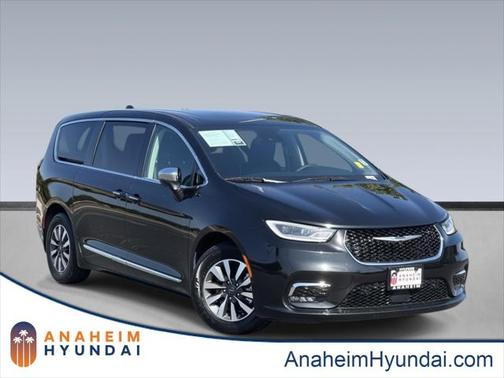 2022 Chrysler Pacifica Hybrid Limited