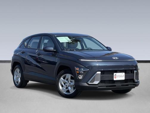 2025 Hyundai KONA SE