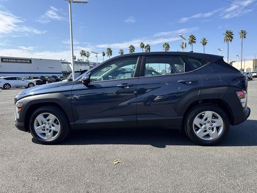 2025 Hyundai KONA SE