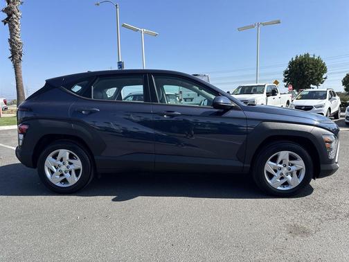 2025 Hyundai KONA SE