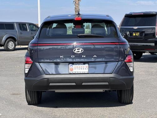 2025 Hyundai KONA SE