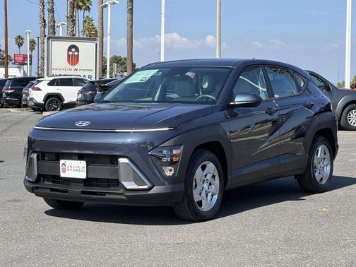 2025 Hyundai KONA SE