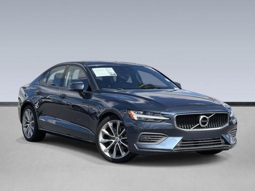 2020 Volvo S60 T5 Momentum