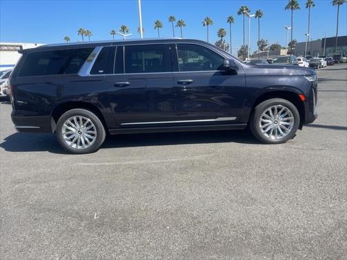 2023 Cadillac Escalade ESV Premium Luxury