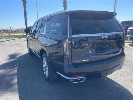 2023 Cadillac Escalade ESV Premium Luxury