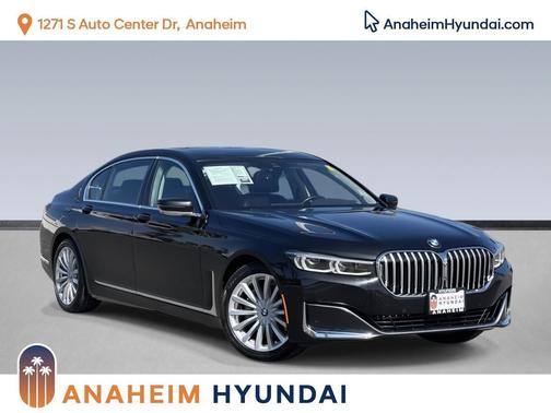 2022 BMW 740 i