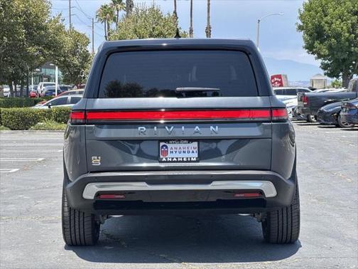 2023 Rivian R1S Adventure