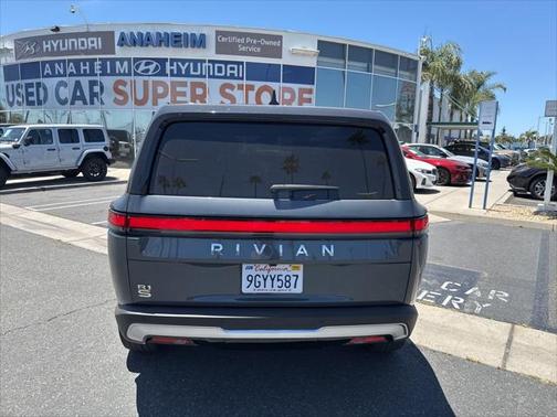 2023 Rivian R1S Adventure