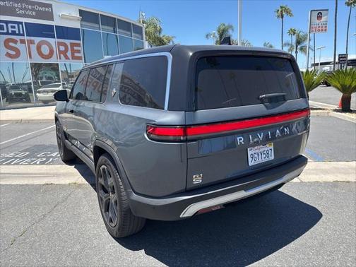 2023 Rivian R1S Adventure