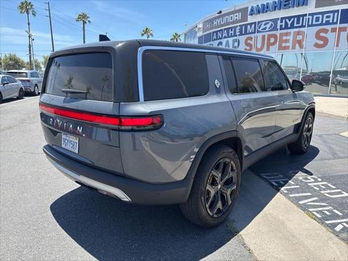 2023 Rivian R1S Adventure