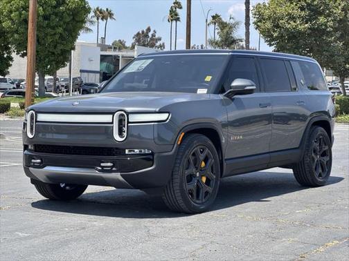 2023 Rivian R1S Adventure