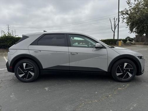2025 Hyundai IONIQ 5 SE