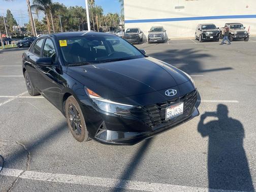 2022 Hyundai ELANTRA SEL