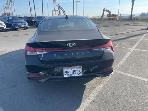 2022 Hyundai ELANTRA SEL