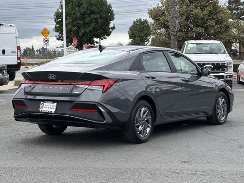 2024 Hyundai ELANTRA HEV Blue