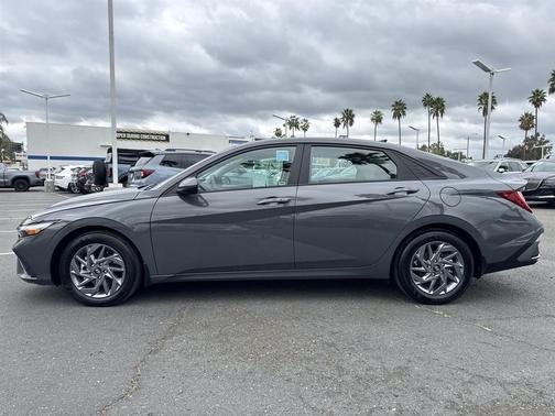 2024 Hyundai ELANTRA HEV Blue