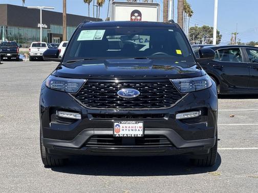 2024 Ford Explorer ST-Line
