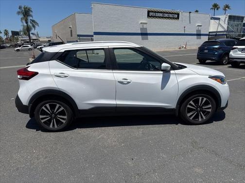 2020 Nissan Kicks SV