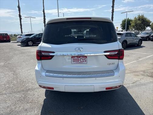 2022 INFINITI QX80 Luxe