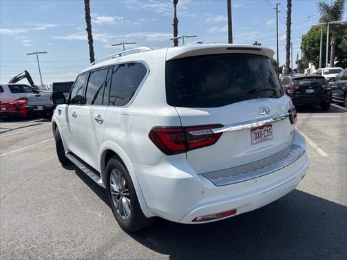 2022 INFINITI QX80 Luxe