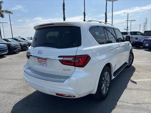2022 INFINITI QX80 Luxe