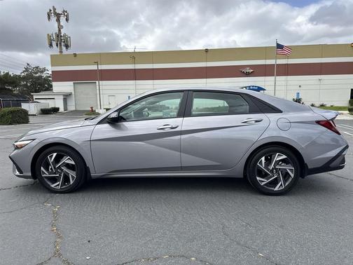 2025 Hyundai ELANTRA SEL Sport