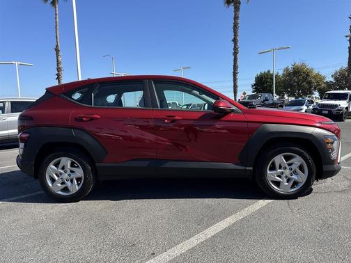 2025 Hyundai KONA SE