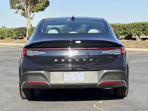 2025 Hyundai SONATA SE