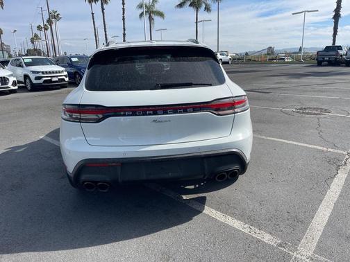 2024 Porsche Macan Base