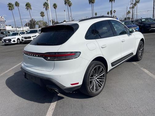 2024 Porsche Macan Base