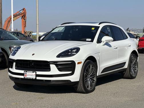 2024 Porsche Macan Base
