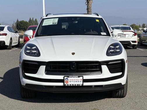 2024 Porsche Macan Base
