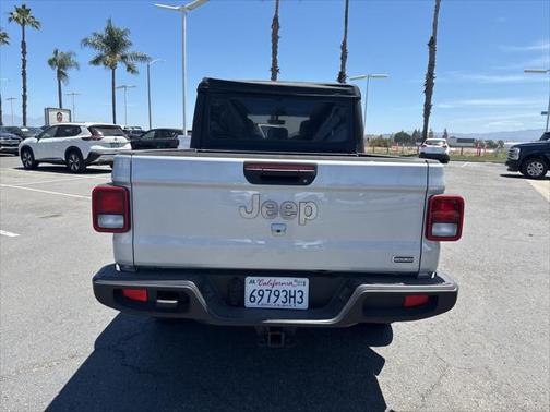 2022 Jeep Gladiator Overland