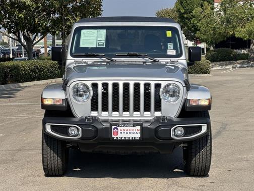 2022 Jeep Gladiator Overland