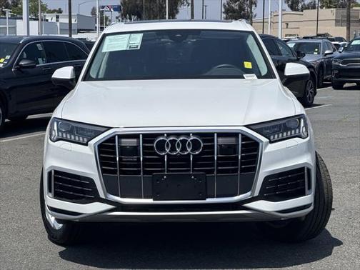 2024 Audi Q7 45 Premium Plus
