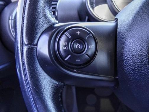Photo 5 of 25 of 2016 MINI Clubman Cooper