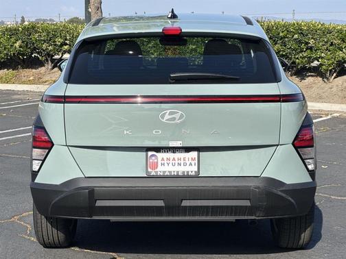 2025 Hyundai KONA SE