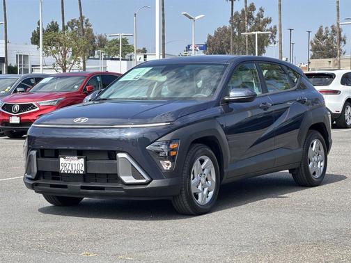 2025 Hyundai KONA SE