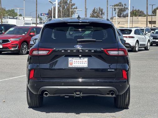 2024 Ford Escape ST-Line Elite