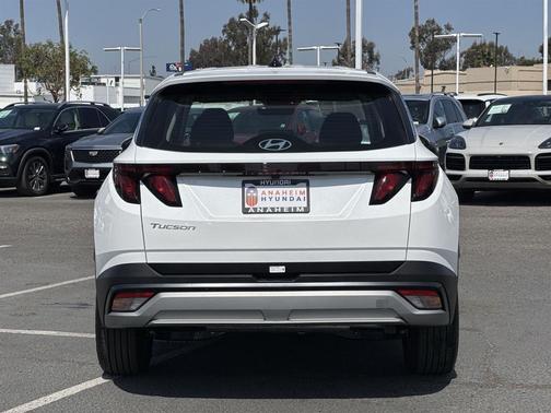 2025 Hyundai TUCSON SE