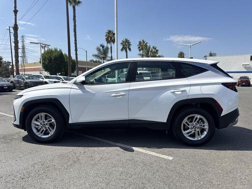 2025 Hyundai TUCSON SE