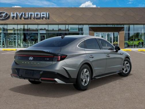 2025 Hyundai SONATA SE