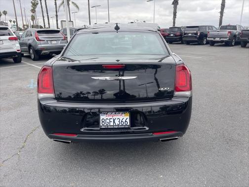 2018 Chrysler 300 S